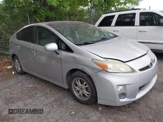 2011 Toyota Prius I with VIN JTDKN3DU5B0253021, listed as a IAAI auction lot 42098093 with 204,853 mi miles. Bid and sale history available at carsss.com. Image 1.
