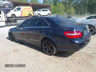 2010 Mercedes-Benz E-Class E 550 Luxury with VIN WDDHF9AB5AA143775, listed as a IAAI auction lot 41980967 with 1 mi miles. Bid and sale history available at carsss.com. Image 3.
