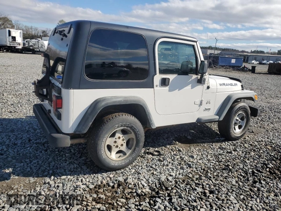 2006 Jeep Wrangler Sport Right Hand Drive with VIN 1J4F449S26P741397, listed as a Copart auction lot 41656585 with 205,683 mi miles and Clean Title. Bid and sale history available at carsss.com. Image 3.