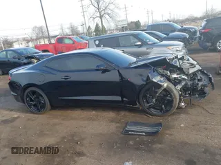 2021 Chevrolet Camaro LT1 с VIN 1G1FF1R72M0142413, выставлен на аукционе IAAI как лот 42026490 с пробегом Не указан миль и . История ставок и продаж доступна на DreamBid. Изображение 13.