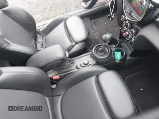 2019 MINI Convertible Cooper S с VIN WMWWG9C51K3E39565, выставлен на аукционе IAAI как лот 42125546 с пробегом 58 634 миль миль и . История ставок и продаж доступна на DreamBid. Изображение 5.