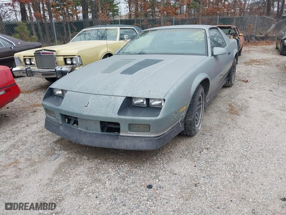 1985 Chevrolet Camaro Z28 Sport with VIN 1G1FP87HXFL442512, listed as a IAAI auction lot 41387610 with 136,000 mi miles. Bid and sale history available at carsss.com. Image 6.