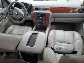 2010 Chevrolet Suburban LT with VIN 1GNUCJE08AR133956, listed as a Copart auction lot 76145714 with 212,459 mi miles and Salvage Title. Bid and sale history available at carsss.com. Image 8.