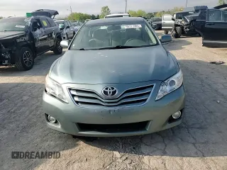 2010 Toyota Camry z VIN 4T1BF3EK6AU520910, wystawiony jako Copart lot #55771985 z przebiegiem 157 920 mil mil oraz Szkoda całkowita • Salvage title. Historia ofert i sprzedaży dostępna na DreamBid. Obrazek 13.