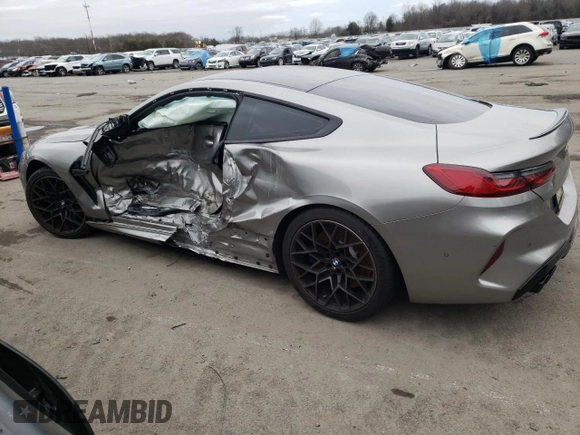 2020 BMW M8 z VIN WBSAE0C07LCD84777, wystawiony jako Copart lot #35876633 z przebiegiem Nie podano mil oraz . Historia ofert i sprzedaży dostępna na DreamBid. Obrazek 2.