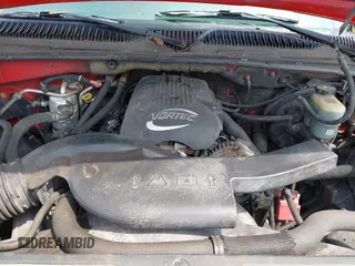 2001 Chevrolet Tahoe LS with VIN 1GNEK13T81R209096, listed as a IAAI auction lot 42108027 with 204,730 mi miles. Bid and sale history available at carsss.com. Image 10.
