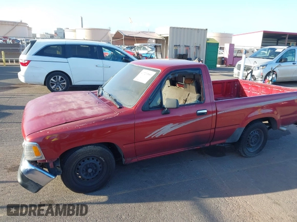 1993 Toyota Pickup DX z VIN JT4RN81P1P5162011, wystawiony jako IAAI lot #41721589 z przebiegiem 207 489 mil mil oraz . Historia ofert i sprzedaży dostępna na DreamBid. Obrazek 6.