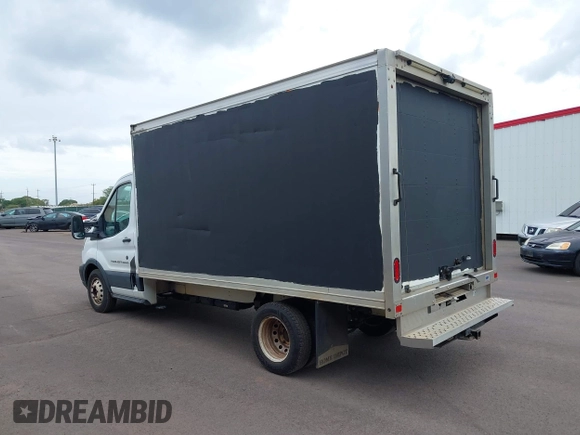 2017 Ford Transit z VIN 1FDBF8ZM1HKB48536, wystawiony jako IAAI lot #42306764 z przebiegiem 74 477 mil mil oraz . Historia ofert i sprzedaży dostępna na DreamBid. Obrazek 3.