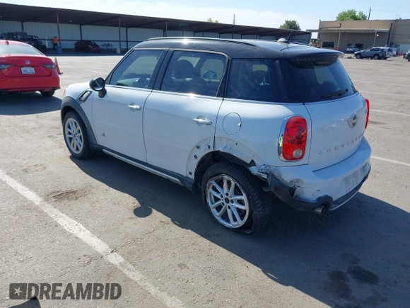 2016 MINI Countryman S z VIN WMWZC5C57GWU00192, wystawiony jako IAAI lot #42345660 z przebiegiem 57 683 mil mil oraz . Historia ofert i sprzedaży dostępna na DreamBid. Obrazek 3.