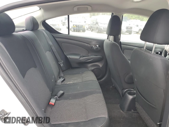 2015 Nissan Versa SV z VIN 3N1CN7AP0FL834609, wystawiony jako Copart lot #55359315 z przebiegiem 112 408 mil mil oraz Szkoda całkowita • Salvage title. Historia ofert i sprzedaży dostępna na DreamBid. Obrazek 10.