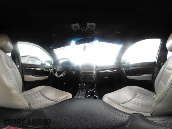 2014 Kia Sorento SX z VIN 5XYKWDA7XEG485405, wystawiony jako IAAI lot #42312938 z przebiegiem 169 728 mil mil oraz . Historia ofert i sprzedaży dostępna na DreamBid. Obrazek 18.