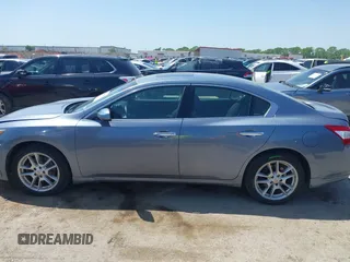 2011 Nissan Maxima SV z VIN 1N4AA5AP8BC832140, wystawiony jako IAAI lot #42014463 z przebiegiem 119 059 mil mil oraz . Historia ofert i sprzedaży dostępna na DreamBid. Obrazek 14.