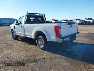 2022 Ford F-250 XL z VIN 1FTBF2A67NEG45826, wystawiony jako IAAI lot #42006684 z przebiegiem 53 561 mil mil oraz . Historia ofert i sprzedaży dostępna na DreamBid. Obrazek 3.