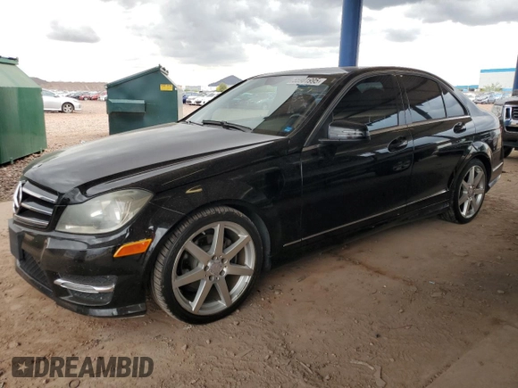 2014 Mercedes-Benz C 250 Sport z VIN WDDGF4HB7EG251001, wystawiony jako Copart lot #55901995 z przebiegiem 128 124 mil mil oraz Czysty tytuł • Clean title. Historia ofert i sprzedaży dostępna na DreamBid. Obrazek 1.