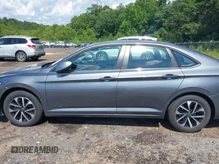 2024 Volkswagen Jetta S с VIN 3VW5M7BUXRM001814, выставлен на аукционе IAAI как лот 42643895 с пробегом 53 477 миль миль и . История ставок и продаж доступна на DreamBid. Изображение 14.
