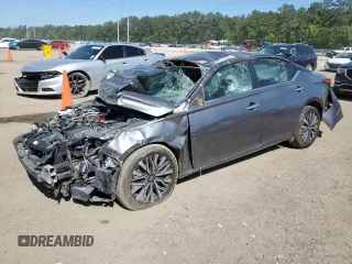 2023 Nissan Altima SV z VIN 1N4BL4DV5PN345170, wystawiony jako Copart lot #52753355 z przebiegiem 69 556 mil mil oraz Szkoda całkowita • Salvage title. Historia ofert i sprzedaży dostępna na DreamBid. Obrazek 1.