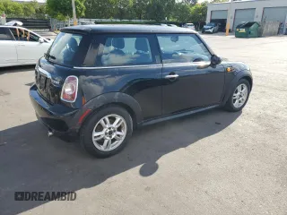 2011 MINI Hardtop with VIN WMWSU3C5XBT094683, listed as a Copart auction lot 61800205 with 51,732 mi miles and Clean title. Bid and sale history available at DreamBid. Image 3.