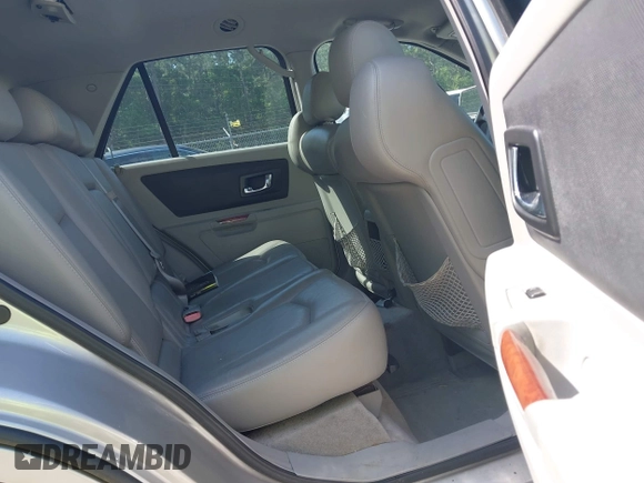 2004 Cadillac SRX with VIN 1GYEE63A840185428, listed as a IAAI auction lot 42088949 with 207,821 mi miles. Bid and sale history available at carsss.com. Image 8.