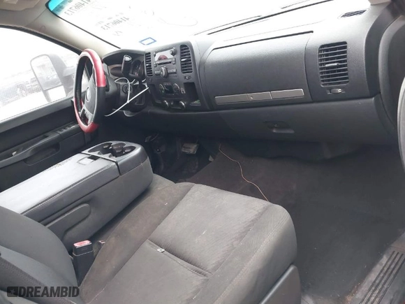 2011 Chevrolet Silverado 1500 LT with VIN 1GCRCSE04BZ375651, listed as a IAAI auction lot 41571329 with 320,878 mi miles. Bid and sale history available at carsss.com. Image 5.