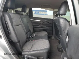 2018 Toyota Highlander LE z VIN 5TDBZRFHXJS907286, wystawiony jako Copart lot #54560925 z przebiegiem 77 868 mil mil oraz Szkoda całkowita • Salvage title. Historia ofert i sprzedaży dostępna na DreamBid. Obrazek 11.