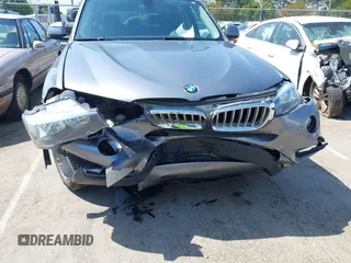 2017 BMW X3 xDrive28i z VIN 5UXWX9C53H0T00496, wystawiony jako IAAI lot #42018989 z przebiegiem 50 364 mil mil oraz . Historia ofert i sprzedaży dostępna na DreamBid. Obrazek 6.