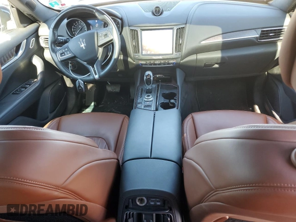 2018 Maserati Levante z VIN ZN661XUA8JX303666, wystawiony jako Copart lot #87986145 z przebiegiem 29 036 mil mil oraz Czysty tytuł • Clean title. Historia ofert i sprzedaży dostępna na DreamBid. Obrazek 8.