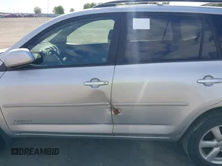 2008 Toyota RAV4 Limited с VIN JTMZD31V085088232, выставлен на аукционе IAAI как лот 42334920 с пробегом Не указан миль и . История ставок и продаж доступна на DreamBid. Изображение 13.