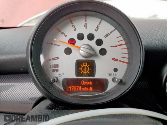 2011 MINI Hardtop S with VIN WMWSV3C5XBTY23021, listed as a Copart auction lot 58786655 with 117,874 mi miles and Clean title. Bid and sale history available at DreamBid. Image 9.