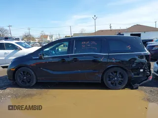 2024 Honda Odyssey Sport with VIN 5FNRL6H75RB070899, listed as a IAAI auction lot 41784731 with 3,875 mi miles and . Bid and sale history available at DreamBid. Image 14.
