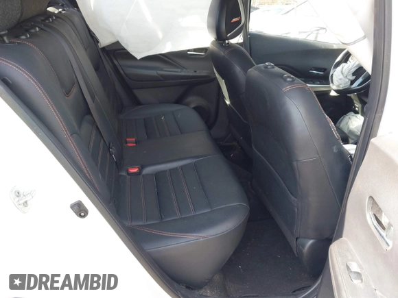 2019 Nissan Kicks SR with VIN 3N1CP5CU1KL538879, listed as a IAAI auction lot 41588710 with 118,002 mi miles. Bid and sale history available at carsss.com. Image 8.