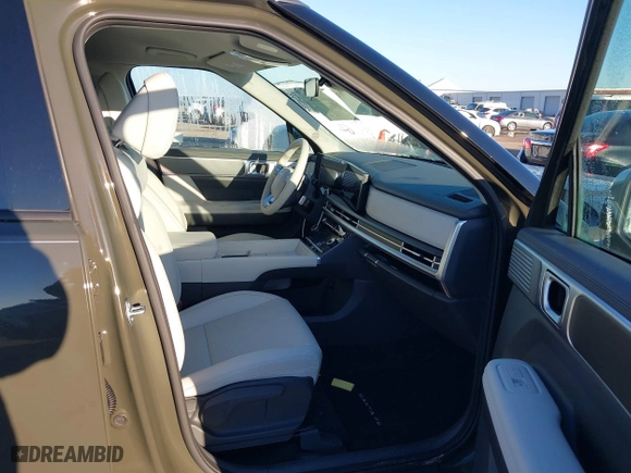 2025 Hyundai Santa Fe SEL with VIN 5NMP24GL0SH101428, listed as a IAAI auction lot 41208922 with 1,384 mi miles. Bid and sale history available at carsss.com. Image 5.