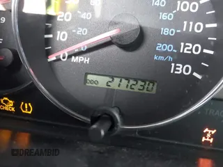 2006 Toyota Land Cruiser z VIN JTEHT05J962081200, wystawiony jako IAAI lot #41532495 z przebiegiem 217 230 mil mil oraz . Historia ofert i sprzedaży dostępna na DreamBid. Obrazek 7.
