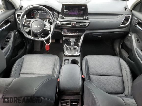 2022 Kia Seltos SX with VIN KNDETCA27N7268234, listed as a Copart auction lot 50480095 with 43,950 mi miles and Salvage title. Bid and sale history available at DreamBid. Image 8.