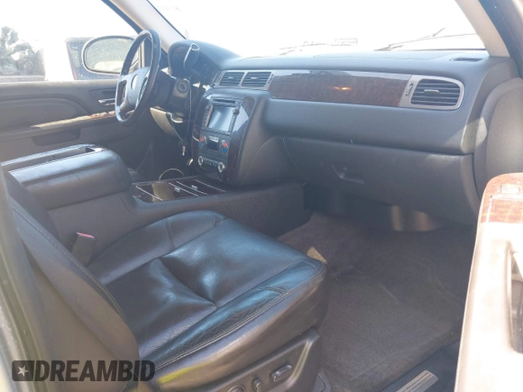 2010 GMC Yukon Denali z VIN 1GKUKEEFXAR208118, wystawiony jako IAAI lot #41618086 z przebiegiem 190 851 mil mil oraz . Historia ofert i sprzedaży dostępna na DreamBid. Obrazek 5.