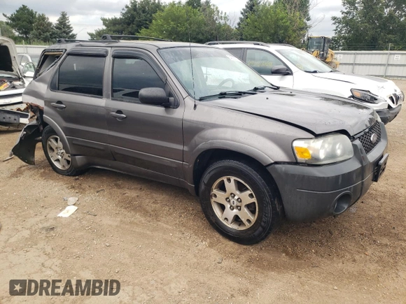 2004 Ford Escape Limited with VIN 1FMCU94144KA37129, listed as a Copart auction lot 64375714 with 181,393 mi miles and Salvage Title. Bid and sale history available at carsss.com. Image 4.