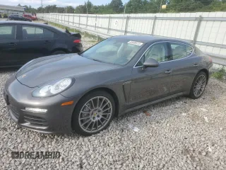 2015 Porsche Panamera 4S z VIN WP0AB2A71FL050936, wystawiony jako Copart lot #63699513 z przebiegiem 43 262 mil mil oraz . Historia ofert i sprzedaży dostępna na DreamBid. Obrazek 1.