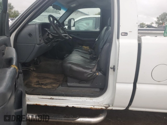 2001 GMC Sierra 1500 with VIN 1GTGC24U81Z198225, listed as a Copart auction lot 72794774 with Not Provided miles and Salvage Title. Bid and sale history available at DreamBid. Image 7.
