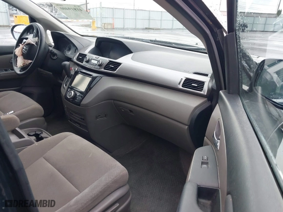 2016 Honda Odyssey SE with VIN 5FNRL5H31GB139608, listed as a IAAI auction lot 41819400 with 109,195 mi miles. Bid and sale history available at carsss.com. Image 5.