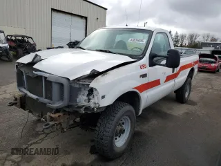 1999 Ford F-250 XL z VIN 1FTNF21L3XEA93733, wystawiony jako Copart lot #43638935 z przebiegiem 108 911 mil mil oraz Czysty tytuł • Clean title. Historia ofert i sprzedaży dostępna na DreamBid. Obrazek 1.