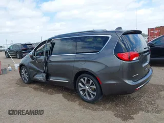 2018 Chrysler Pacifica Limited z VIN 2C4RC1GG1JR105869, wystawiony jako IAAI lot #42064725 z przebiegiem 140 766 mil mil oraz . Historia ofert i sprzedaży dostępna na DreamBid. Obrazek 14.