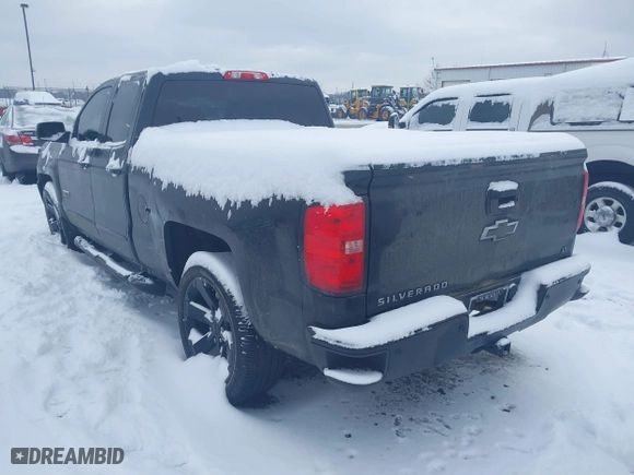 2018 Chevrolet Silverado 1500 LT with VIN 1GCVKRECXJZ116262, listed as a IAAI auction lot 41572273 with 221,864 mi miles. Bid and sale history available at carsss.com. Image 3.