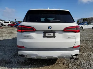 2020 BMW X5 sDrive40i with VIN 5UXCR4C05LLT18624, listed as a Copart auction lot 48844005 with 121,292 mi miles and Clean Title. Bid and sale history available at carsss.com. Image 6.