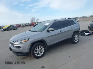 2014 Jeep Cherokee Latitude z VIN 1C4PJMCS8EW230213, wystawiony jako IAAI lot #42011183 z przebiegiem 133 299 mil mil oraz . Historia ofert i sprzedaży dostępna na DreamBid. Obrazek 23.