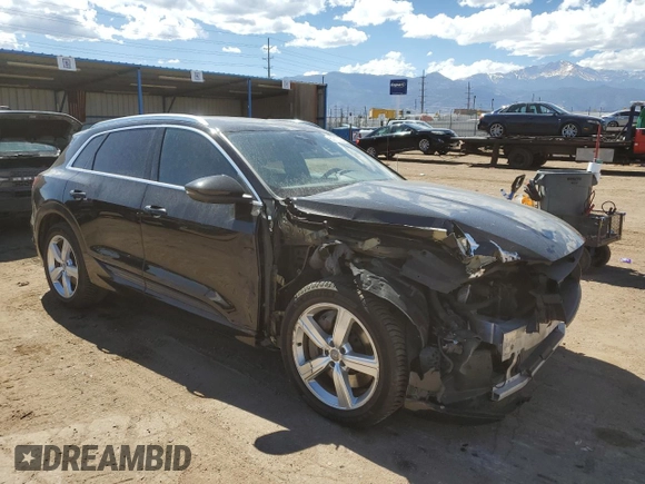2019 Audi e-tron Premium Plus with VIN WA1LABGE6KB014901, listed as a Copart auction lot 50910225 with 46,322 mi miles and Salvage title. Bid and sale history available at DreamBid. Image 4.