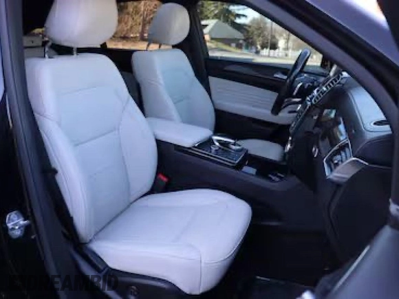2019 Mercedes-Benz GLE 43 AMG z VIN 4JGED6EB9KA141097, wystawiony jako Copart lot #57786195 z przebiegiem 64 450 mil mil oraz Czysty tytuł • Clean title. Historia ofert i sprzedaży dostępna na DreamBid. Obrazek 5.