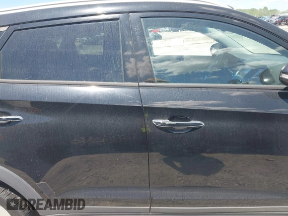 2016 Hyundai Tucson Limited with VIN KM8J33A2XGU195973, listed as a IAAI auction lot 42198560 with 111,181 mi miles. Bid and sale history available at carsss.com. Image 13.