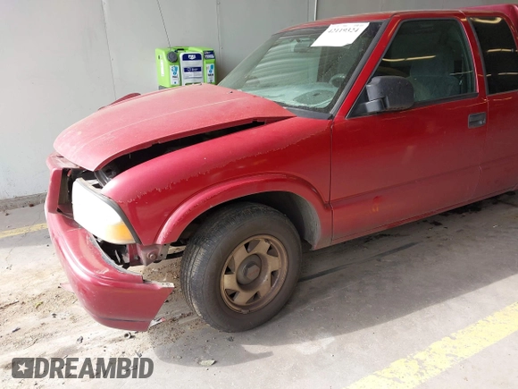 2001 GMC Sonoma SLS 1SG z VIN 1GTCS19W818224334, wystawiony jako IAAI lot #42119324 z przebiegiem 209 663 mil mil oraz . Historia ofert i sprzedaży dostępna na DreamBid. Obrazek 6.
