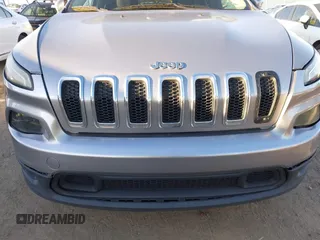 2016 Jeep Cherokee Latitude with VIN 1C4PJMCBXGW118161, listed as a IAAI auction lot 41686583 with 183,431 mi miles. Bid and sale history available at carsss.com. Image 17.