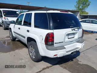2004 Chevrolet TrailBlazer LT with VIN 1GNDS13S342361478, listed as a IAAI auction lot 42094261 with 298,130 mi miles and . Bid and sale history available at DreamBid. Image 3.