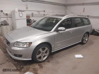 2011 Volvo V50 with VIN YV1672MW8B2597061, listed as a IAAI auction lot 42083823 with 164,818 mi miles. Bid and sale history available at carsss.com. Image 2.